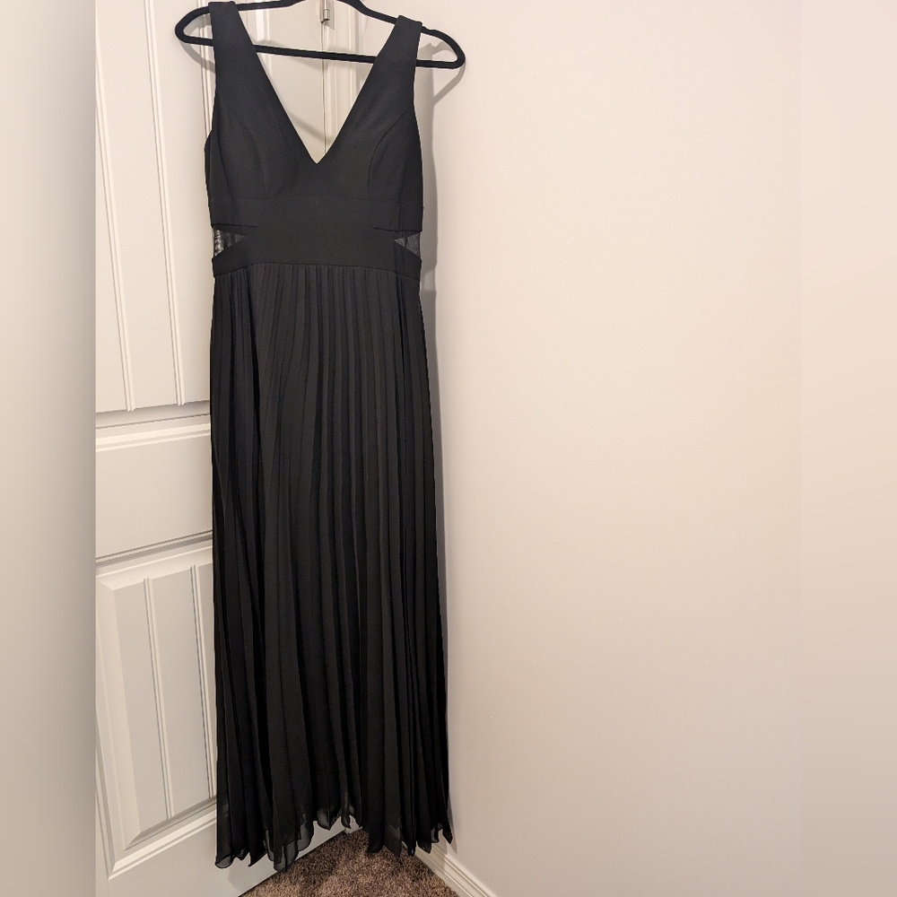 Xscape Black Pleated Maxi Dress